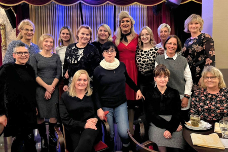 Teamomat: Das Team der Station 12b bei einer Revue